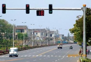 Chiny Custom Roadway 12m Galvanized Driveway / Highway Light Pole 20 Years Warranty dostawca