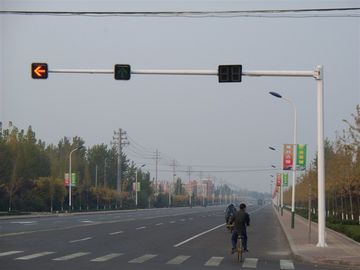 Chiny Sygnał ruchu drogowego słup, podjazd ocynkowany słup stalowy 11M wysokość 4M szerokość dostawca