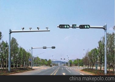 Chiny Q345 4m / 6m Galvanized Road Light Poles Signal Customization Available dostawca