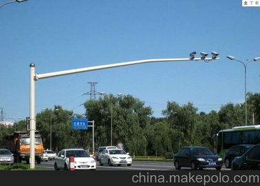 Chiny 10m Galvanized Traffic Steel Light Poles With Durable / Single Arm , 600*600*20mm Baseplate dostawca