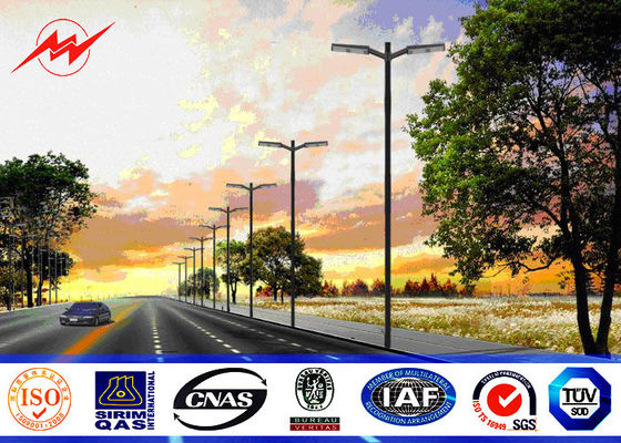 Ocynkowane na gorąco zewnętrzne oświetlenie uliczne Słupki od 5M do 8M z podwójnym ramieniem zakrzywionym