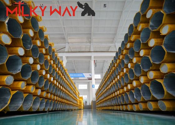 50-stopowa ocynkowana ośmiokątna wieża monopłytowa do dystrybucji komunikacji