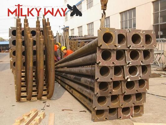 10-metrowy ocynkowany słup lampy zewnętrznej o wysokim maszcie. Słup oświetlenia autostrady