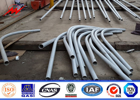 Ośmioboczna zewnętrzna lampa uliczna Słupki od 5M do 15M z podwójnym ramieniem o średnicy 60 mm